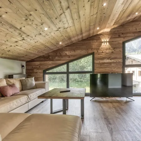 Chalet 18 Guests, 8 Bedrooms, 5 Bathrooms & Sauna! Les Houches